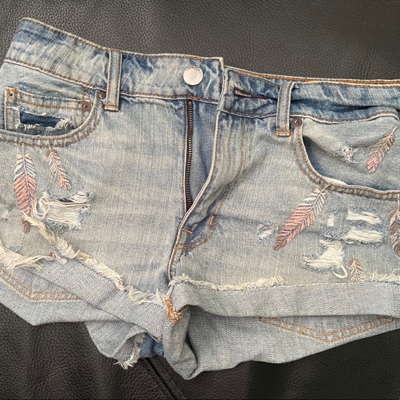 American Eagle Hi Rise Festival Shorts - Picture 2 of 5